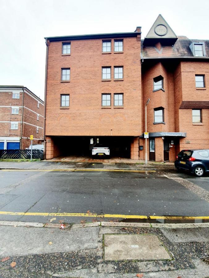 Chelmsford Town Centre Apartments With Car Parking Exteriér fotografie